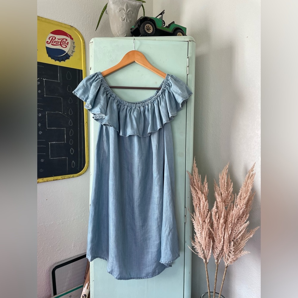 Lulus Blue Chambray Top Denim Short Sleeve Ruffle Tunic, Size Medium
